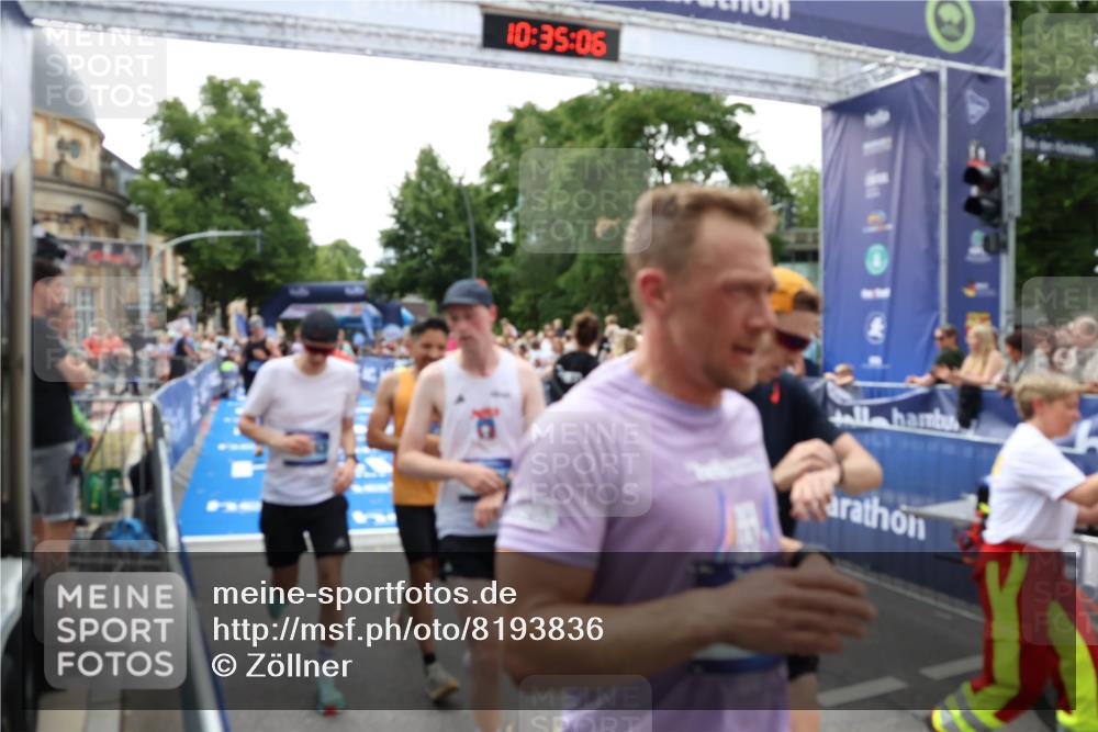 29.06.2025 - hella hamburg halbmarathon Zöllner http://msf.ph/oto/8193836 29.06.2025 10:35:04 Ziel 7972, 8864, 8901, 12044, 15391, 15902, 16140, 16177, 16963, 17643, 18220 meine-sportfotos.de