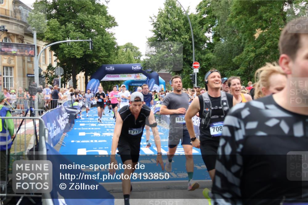 29.06.2025 - hella hamburg halbmarathon Zöllner http://msf.ph/oto/8193850 29.06.2025 10:45:19 Ziel 2188, 5706, 6054, 6375, 7087, 9105, 10064, 12783, 15563, 15636, 15651, 15741, 15760, 16513, 17120, 18346, 18718 meine-sportfotos.de