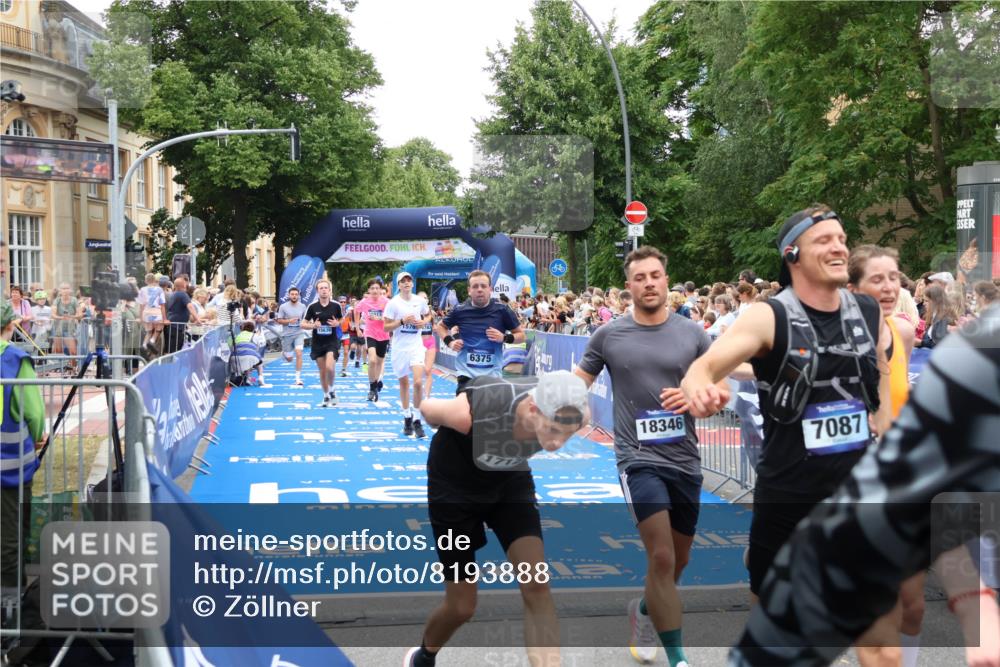 29.06.2025 - hella hamburg halbmarathon Zöllner http://msf.ph/oto/8193888 29.06.2025 10:45:19 Ziel 2188, 5706, 6054, 6375, 7087, 9105, 10064, 12783, 15563, 15636, 15651, 15741, 15760, 16513, 17120, 18346, 18718 meine-sportfotos.de