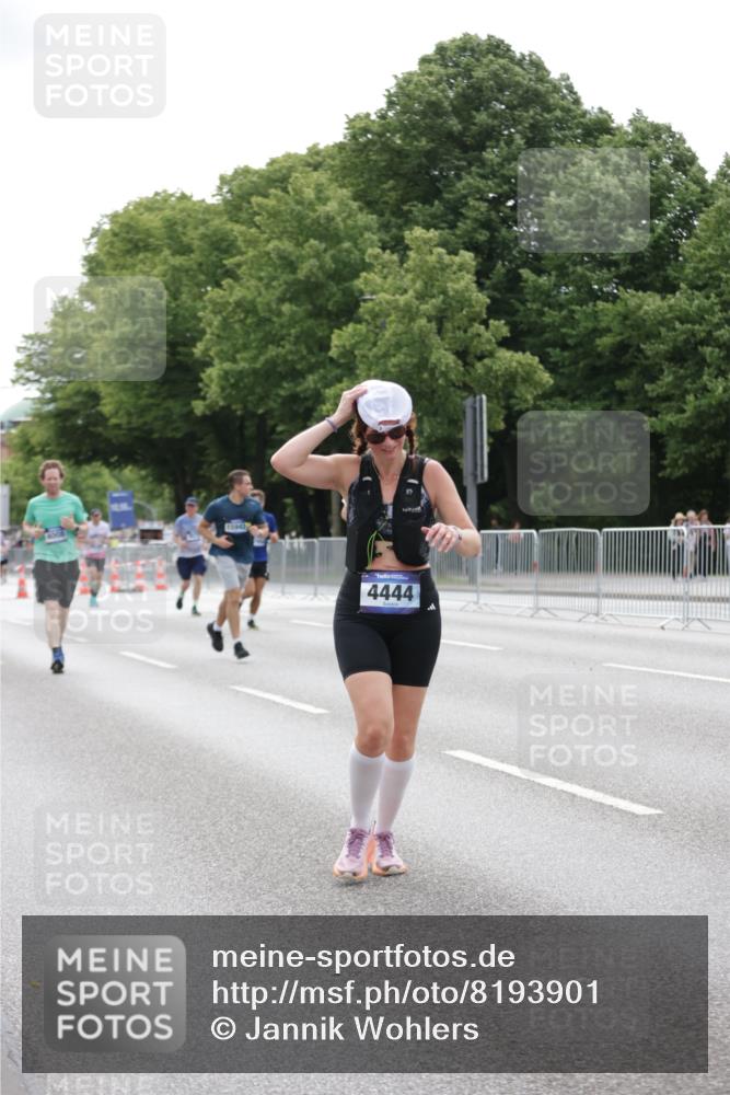 29.06.2025 - hella hamburg halbmarathon Jannik Wohlers http://msf.ph/oto/8193901 29.06.2025 10:24:28 Lombardsbrücke 1740, 2108, 2249, 3099, 3113, 4008, 4010, 4444, 5126, 6261, 9573, 10907, 11400, 11816, 11817, 14898, 15124, 15942, 17535, 17954, 18194, 18198 meine-sportfotos.de