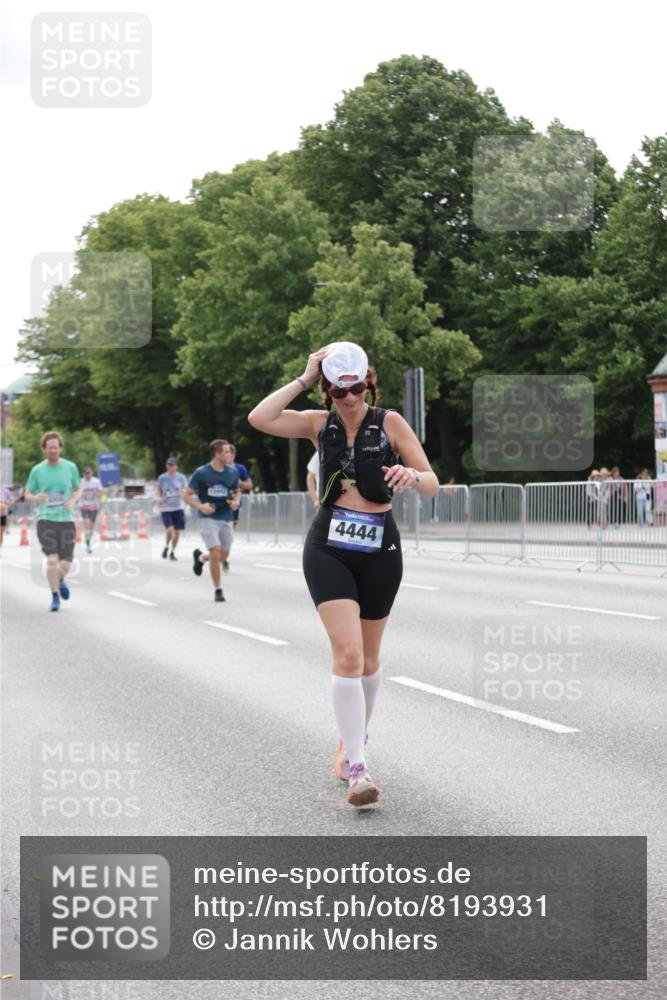 29.06.2025 - hella hamburg halbmarathon Jannik Wohlers http://msf.ph/oto/8193931 29.06.2025 10:24:28 Lombardsbrücke 1740, 2108, 2249, 3099, 3113, 4008, 4010, 4444, 5126, 6261, 9573, 10907, 11400, 11816, 11817, 14898, 15124, 15942, 17535, 17954, 18194, 18198 meine-sportfotos.de