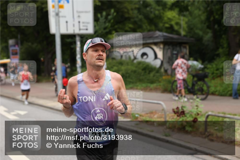 29.06.2025 - hella hamburg halbmarathon Yannick Fuchs http://msf.ph/oto/8193938 29.06.2025 10:31:24 20KM 1385, 1411, 1571, 2121, 3959, 5092, 5315, 5961, 6529, 6915, 7831, 8084, 8121, 9296, 9313, 10404, 10680, 11120, 11304, 11620, 11833, 12168, 12916, 13972, 14075, 16158, 17024, 17078, 17192, 17306, 17723, 18038, 18062, 18733, 18824 meine-sportfotos.de