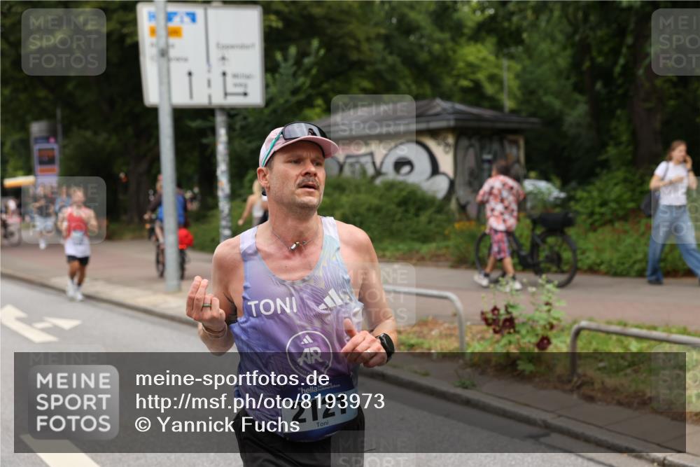 29.06.2025 - hella hamburg halbmarathon Yannick Fuchs http://msf.ph/oto/8193973 29.06.2025 10:31:24 20KM 1385, 1411, 1571, 2121, 3959, 5092, 5315, 5961, 6529, 6915, 7831, 8084, 8121, 9296, 9313, 10404, 10680, 11120, 11304, 11620, 11833, 12168, 12916, 13972, 14075, 16158, 17024, 17078, 17192, 17306, 17723, 18038, 18062, 18733, 18824 meine-sportfotos.de
