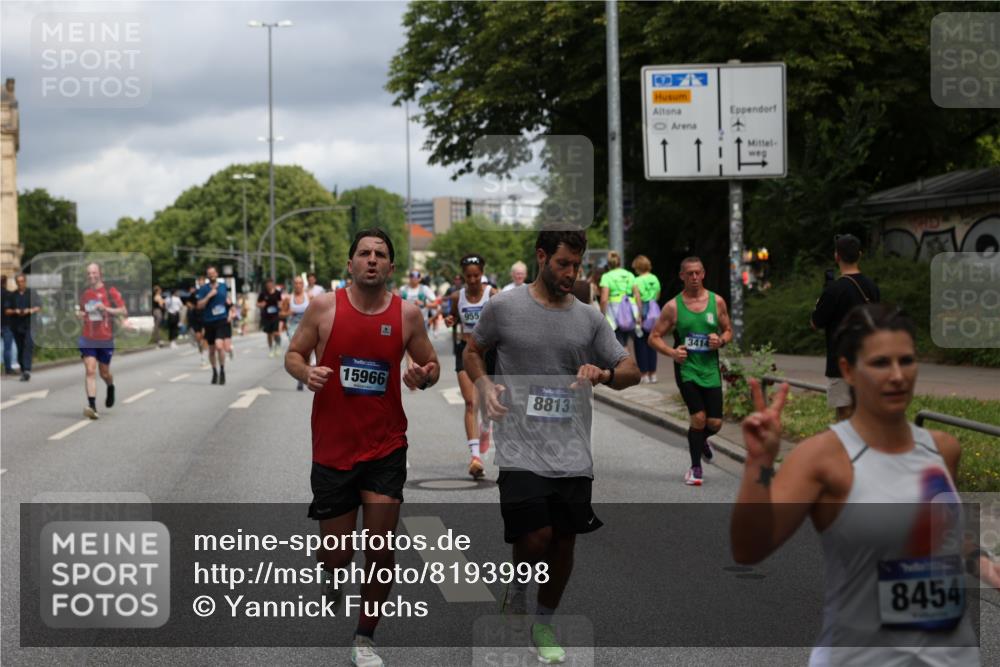 29.06.2025 - hella hamburg halbmarathon Yannick Fuchs http://msf.ph/oto/8193998 29.06.2025 10:44:09 20KM 1216, 1321, 2020, 2234, 2788, 3296, 3414, 3543, 3562, 3852, 3947, 4247, 4933, 5447, 5894, 5978, 6125, 6282, 7100, 7657, 8153, 8313, 8454, 8576, 8689, 8813, 8899, 8921, 9031, 9303, 9491, 9551, 9597, 9723, 10189, 10480, 11339, 11975, 12203, 12235, 12527, 12733, 13159, 13225, 13282, 13463, 13758, 13976, 14562, 14794, 14838, 15620, 15966, 16000, 16242, 16403, 16732, 16738, 16843, 16877, 16887, 17001, 17282, 17319, 18228, 18229, 18350, 18451, 18499, 18884 meine-sportfotos.de