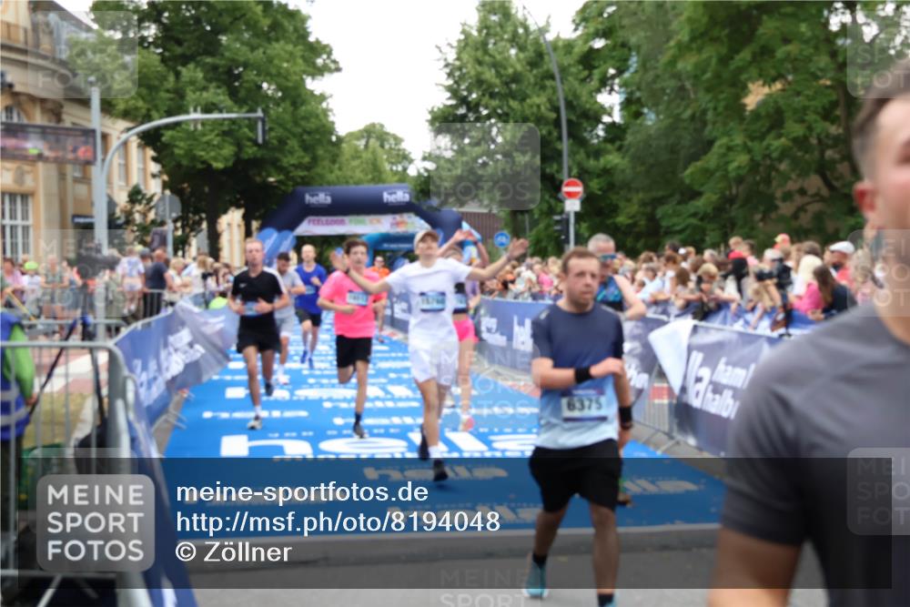 29.06.2025 - hella hamburg halbmarathon Zöllner http://msf.ph/oto/8194048 29.06.2025 10:45:21 Ziel 2188, 2367, 2470, 3186, 5706, 6054, 6375, 9105, 10064, 11469, 12783, 15563, 15636, 15741, 15760, 16513, 17499 meine-sportfotos.de