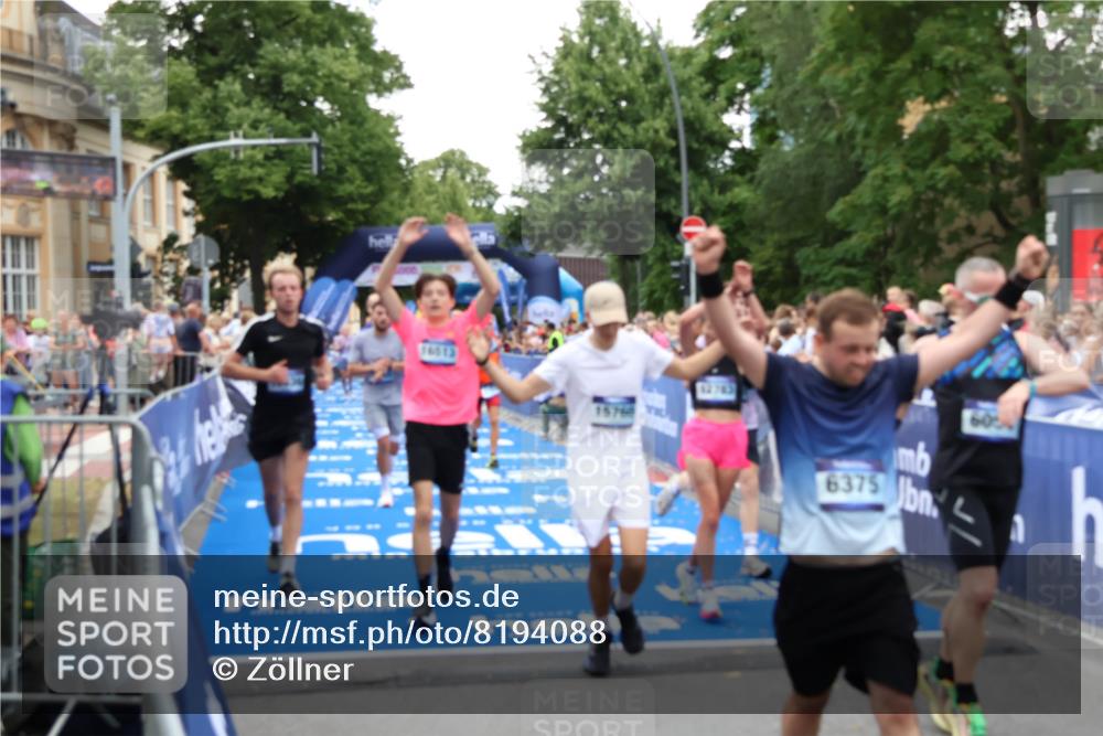 29.06.2025 - hella hamburg halbmarathon Zöllner http://msf.ph/oto/8194088 29.06.2025 10:45:22 Ziel 2188, 2367, 2470, 3186, 5706, 6054, 9105, 10064, 11469, 12783, 15563, 15636, 15741, 15760, 16513, 17499 meine-sportfotos.de