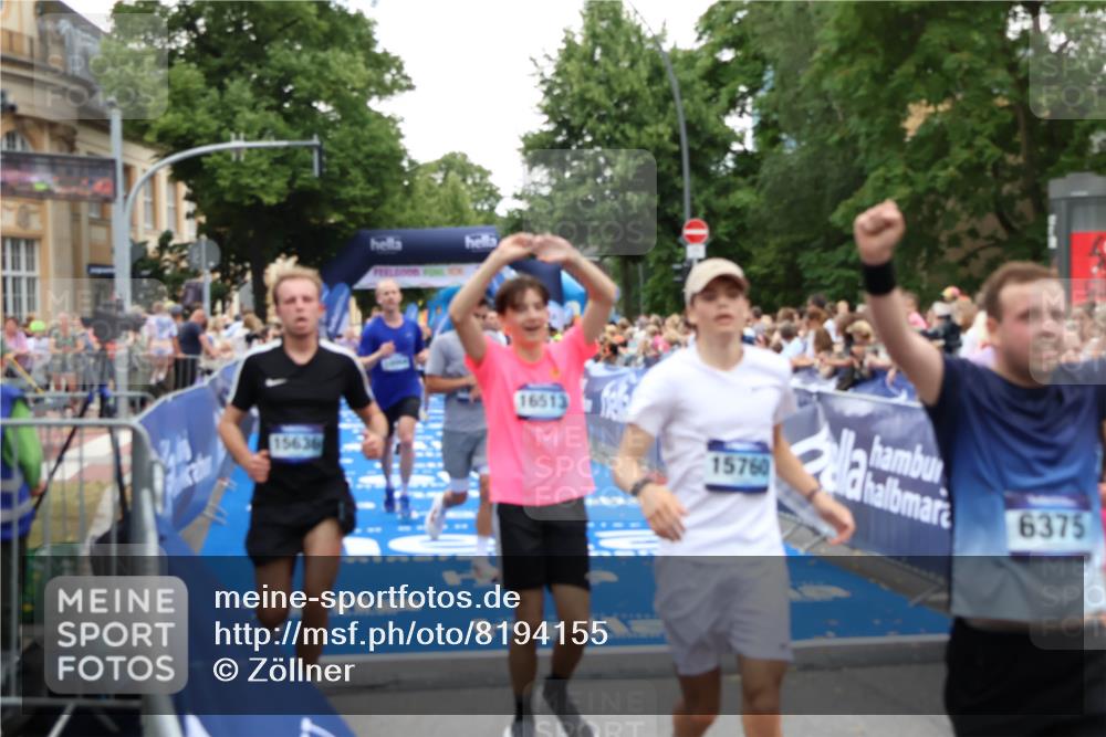 29.06.2025 - hella hamburg halbmarathon Zöllner http://msf.ph/oto/8194155 29.06.2025 10:45:23 Ziel 1697, 2188, 2367, 2470, 3186, 5706, 9105, 10064, 11469, 12783, 14703, 15563, 15636, 15741, 15760, 16513, 17499 meine-sportfotos.de