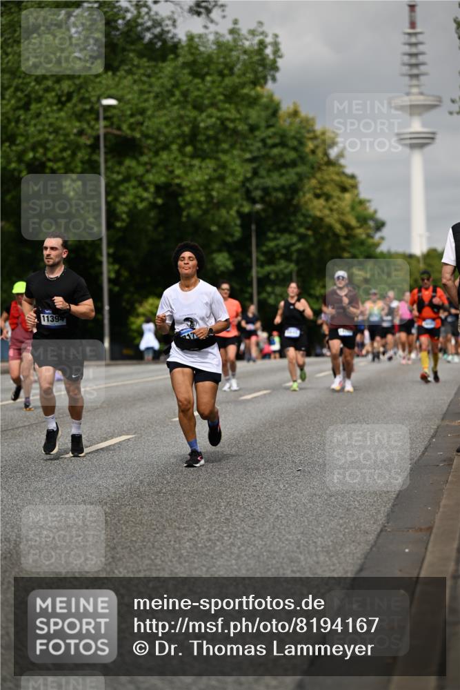 29.06.2025 - hella hamburg halbmarathon Dr. Thomas Lammeyer http://msf.ph/oto/8194167 29.06.2025 10:11:20 Kennedybrücke 4502, 5287, 5807, 5845, 5926, 6517, 7503, 10283, 10700, 10703, 11114, 11394 meine-sportfotos.de