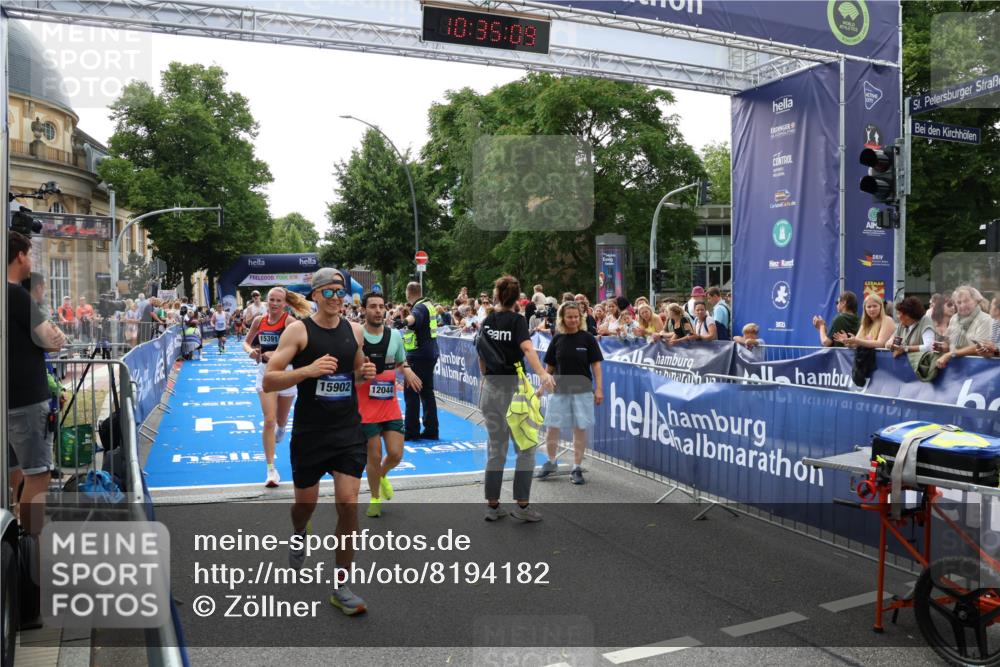 29.06.2025 - hella hamburg halbmarathon Zöllner http://msf.ph/oto/8194182 29.06.2025 10:35:07 Ziel 7972, 8901, 11559, 12044, 14069, 15391, 16963, 16964 meine-sportfotos.de