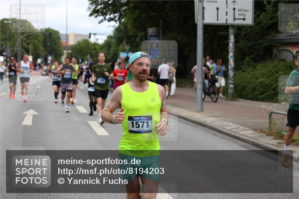 29.06.2025 - hella hamburg halbmarathon Yannick Fuchs http://msf.ph/oto/8194203 29.06.2025 10:31:31 20KM 1385, 1411, 1571, 2121, 3959, 4865, 5092, 5315, 5961, 6529, 7482, 7831, 8084, 8121, 8362, 9296, 9313, 10680, 10738, 11120, 11833, 13972, 16523, 17024, 17192, 17306, 17658, 17723, 18038, 18062, 18384, 18733, 18824 meine-sportfotos.de
