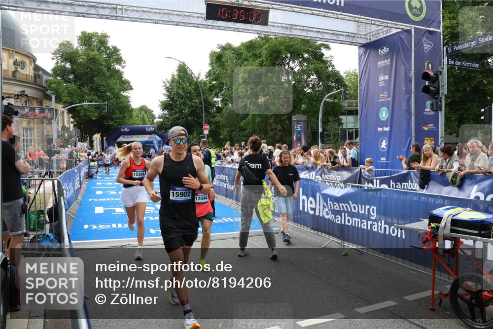 29.06.2025 - hella hamburg halbmarathon Zöllner http://msf.ph/oto/8194206 29.06.2025 10:35:07 Ziel 7972, 8901, 11559, 12044, 14069, 15391, 16963, 16964 meine-sportfotos.de