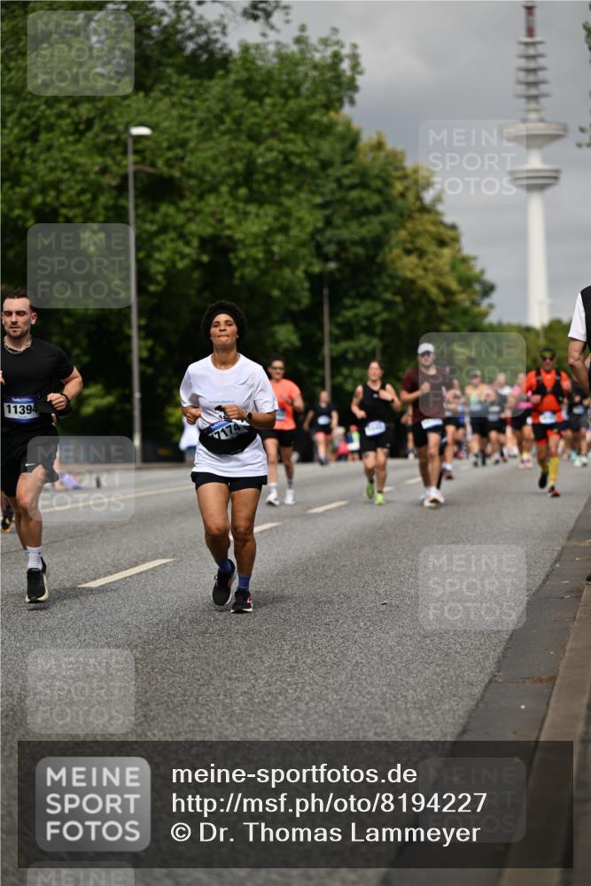 29.06.2025 - hella hamburg halbmarathon Dr. Thomas Lammeyer http://msf.ph/oto/8194227 29.06.2025 10:11:20 Kennedybrücke 4502, 5287, 5807, 5845, 5926, 6517, 7503, 10283, 10700, 10703, 11114, 11394 meine-sportfotos.de