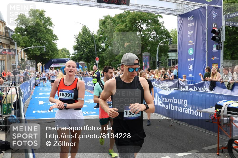 29.06.2025 - hella hamburg halbmarathon Zöllner http://msf.ph/oto/8194228 29.06.2025 10:35:08 Ziel 7628, 7972, 8901, 11559, 14069, 16963, 16964, 17022 meine-sportfotos.de