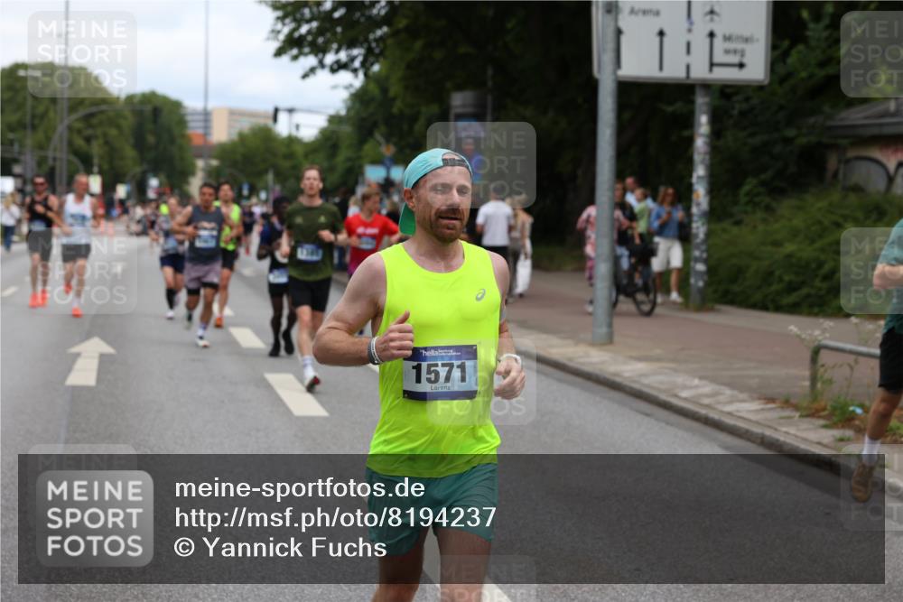 29.06.2025 - hella hamburg halbmarathon Yannick Fuchs http://msf.ph/oto/8194237 29.06.2025 10:31:31 20KM 1385, 1411, 1571, 2121, 3959, 4865, 5092, 5315, 5961, 6529, 7482, 7831, 8084, 8121, 8362, 9296, 9313, 10680, 10738, 11120, 11833, 13972, 16523, 17024, 17192, 17306, 17658, 17723, 18038, 18062, 18384, 18733, 18824 meine-sportfotos.de