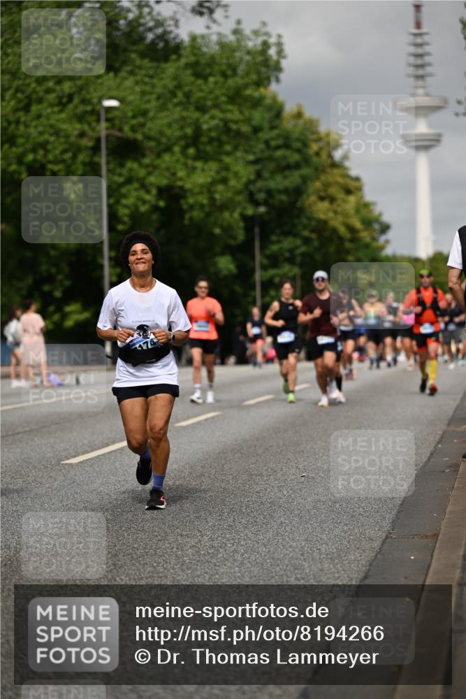29.06.2025 - hella hamburg halbmarathon Dr. Thomas Lammeyer http://msf.ph/oto/8194266 29.06.2025 10:11:21 Kennedybrücke 4502, 5287, 5807, 5845, 5926, 6517, 7503, 8585, 10283, 10700, 10703, 11114, 11394 meine-sportfotos.de