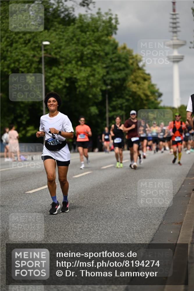 29.06.2025 - hella hamburg halbmarathon Dr. Thomas Lammeyer http://msf.ph/oto/8194274 29.06.2025 10:11:21 Kennedybrücke 4502, 5287, 5807, 5845, 5926, 6517, 7503, 8585, 10283, 10700, 10703, 11114, 11394 meine-sportfotos.de