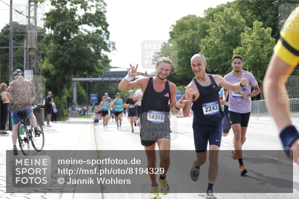 29.06.2025 - hella hamburg halbmarathon Jannik Wohlers http://msf.ph/oto/8194329 29.06.2025 09:46:16 Lombardsbrücke 1344, 1889, 2243, 4477, 4944, 5048, 5152, 6683, 7628, 8312, 10298, 10927, 10929, 11230, 11304, 11661, 12447, 12899, 12987, 13493, 13494, 13961, 14310, 14450, 15902, 16243, 16505, 16619, 16811, 16957, 17137, 17751, 18026, 18277, 18422, 18824 meine-sportfotos.de