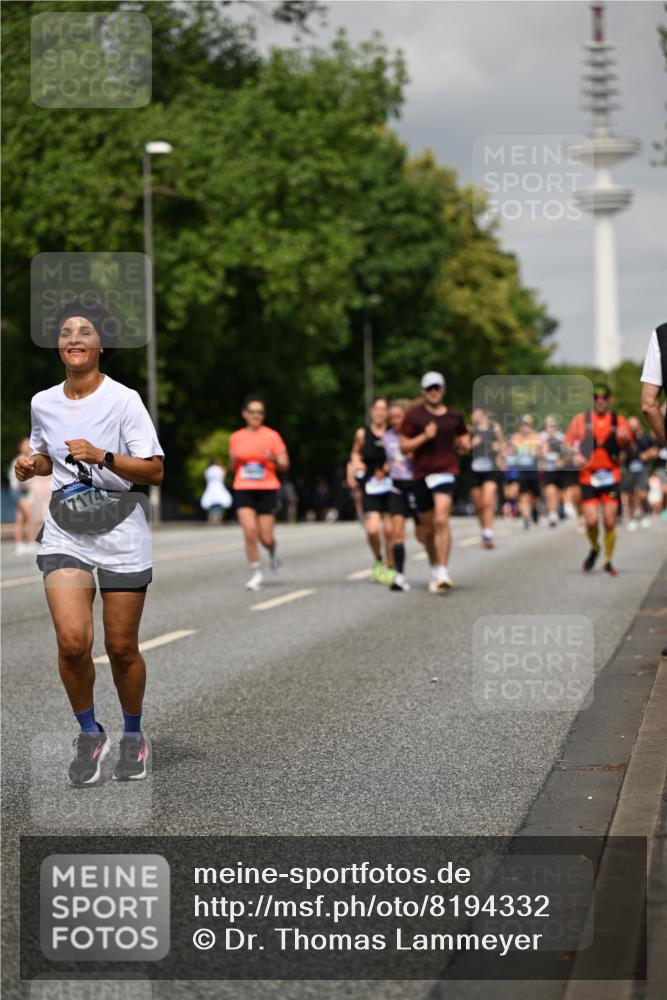 29.06.2025 - hella hamburg halbmarathon Dr. Thomas Lammeyer http://msf.ph/oto/8194332 29.06.2025 10:11:22 Kennedybrücke 4262, 4502, 5287, 5807, 5845, 5926, 6517, 6833, 7503, 8585, 10283, 10700, 10703, 11114, 11394 meine-sportfotos.de