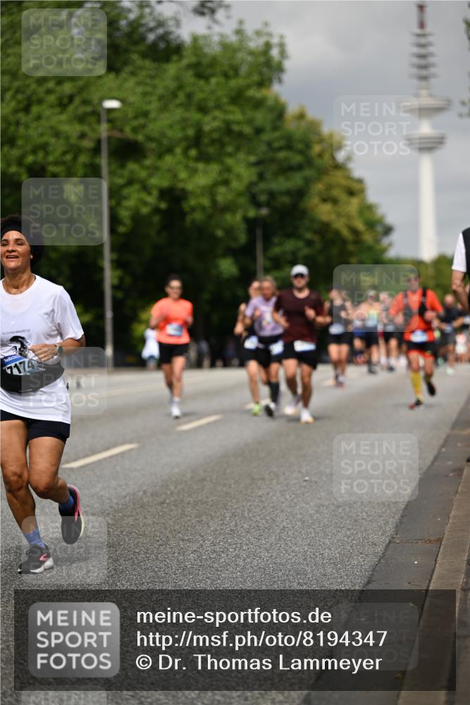 29.06.2025 - hella hamburg halbmarathon Dr. Thomas Lammeyer http://msf.ph/oto/8194347 29.06.2025 10:11:22 Kennedybrücke 4262, 4502, 5287, 5807, 5845, 5926, 6517, 6833, 7503, 8585, 10283, 10700, 10703, 11114, 11394 meine-sportfotos.de