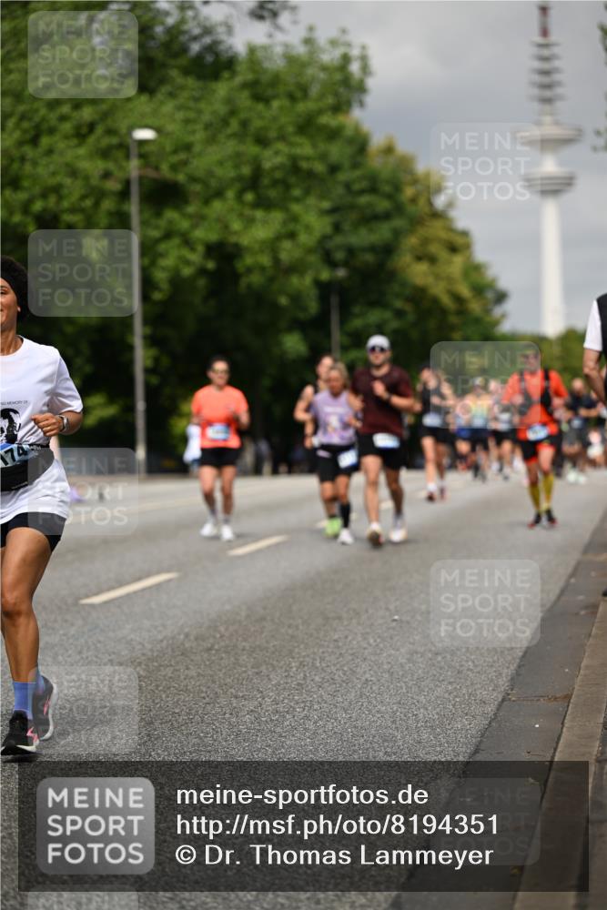 29.06.2025 - hella hamburg halbmarathon Dr. Thomas Lammeyer http://msf.ph/oto/8194351 29.06.2025 10:11:22 Kennedybrücke 4262, 4502, 5287, 5807, 5845, 5926, 6517, 6833, 7503, 8585, 10283, 10700, 10703, 11114, 11394 meine-sportfotos.de