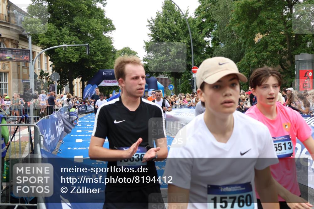29.06.2025 - hella hamburg halbmarathon Zöllner http://msf.ph/oto/8194412 29.06.2025 10:45:25 Ziel 1697, 2188, 2367, 2470, 3186, 5706, 9105, 10064, 11469, 12643, 14703, 15563, 17499, 18407 meine-sportfotos.de