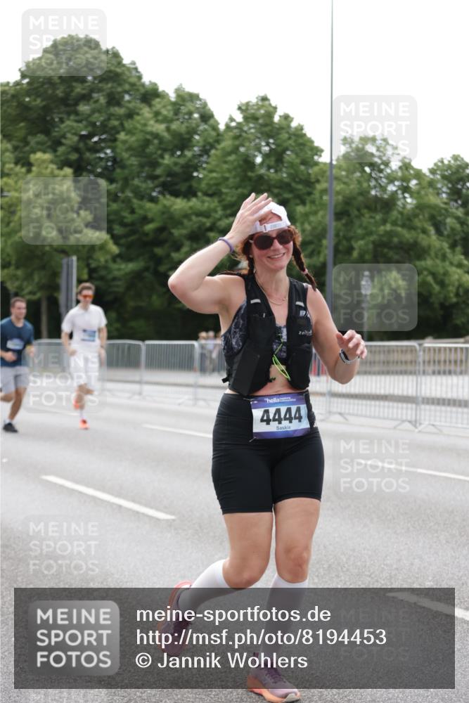 29.06.2025 - hella hamburg halbmarathon Jannik Wohlers http://msf.ph/oto/8194453 29.06.2025 10:24:30 Lombardsbrücke 1740, 2108, 2249, 4008, 4010, 4444, 5126, 7778, 9573, 11400, 11816, 11817, 14898, 15124, 15942, 17185, 17535, 17954, 18194, 18198 meine-sportfotos.de