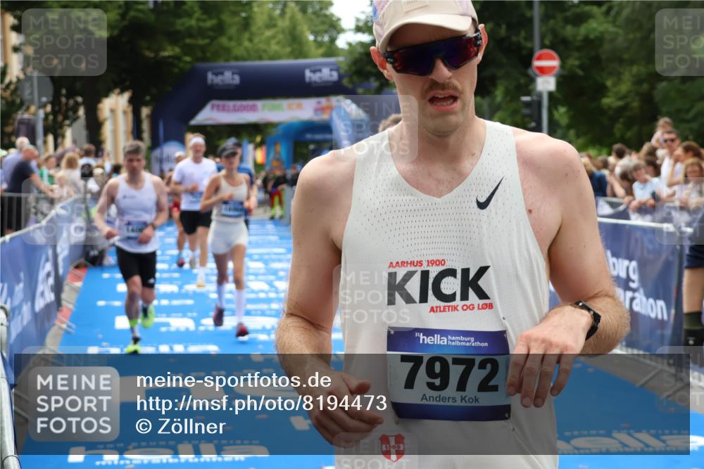 29.06.2025 - hella hamburg halbmarathon Zöllner http://msf.ph/oto/8194473 29.06.2025 10:35:12 Ziel 4740, 7628, 8901, 11559, 14069, 15415, 16963, 16964, 17022 meine-sportfotos.de