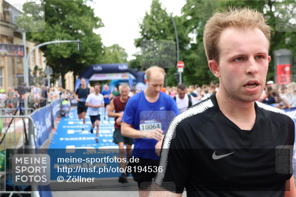 29.06.2025 - hella hamburg halbmarathon Zöllner http://msf.ph/oto/8194536 29.06.2025 10:45:27 Ziel 1697, 2367, 2470, 3186, 5706, 9105, 11469, 12277, 12643, 14703, 17499, 18407, 18638 meine-sportfotos.de