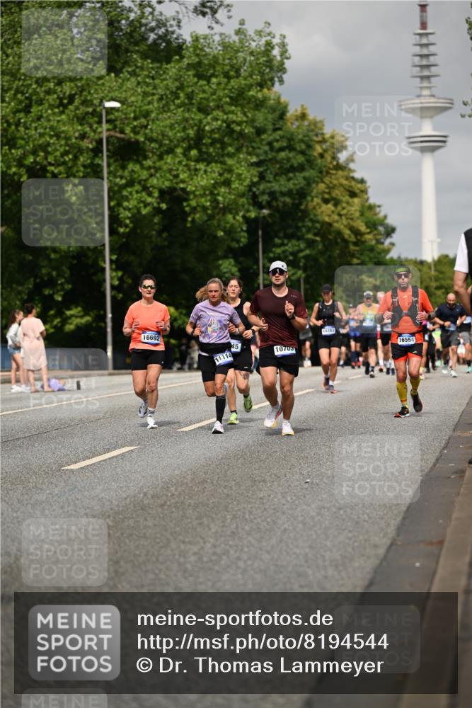 29.06.2025 - hella hamburg halbmarathon Dr. Thomas Lammeyer http://msf.ph/oto/8194544 29.06.2025 10:11:23 Kennedybrücke 4262, 4502, 5287, 5807, 5845, 5926, 6517, 6833, 7503, 8585, 10283, 10700, 10703, 11114, 11394 meine-sportfotos.de