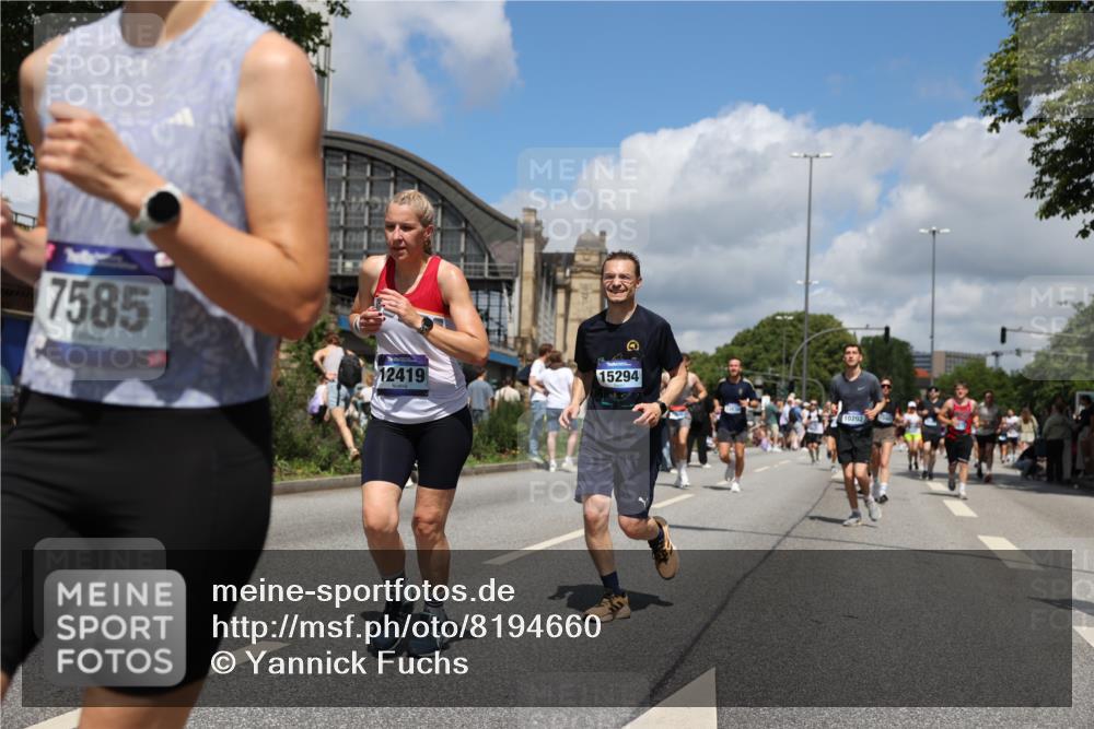 29.06.2025 - hella hamburg halbmarathon Yannick Fuchs http://msf.ph/oto/8194660 29.06.2025 11:39:26 20KM 1003, 1075, 1481, 1586, 2109, 2858, 2974, 3216, 3344, 3398, 3828, 4234, 4325, 4857, 5156, 5549, 5654, 5684, 6076, 6124, 6161, 7108, 7429, 7513, 7585, 7868, 8056, 8107, 8811, 10119, 10202, 10407, 11175, 11332, 11546, 11728, 12022, 12152, 12419, 12654, 12745, 13644, 13773, 13806, 13830, 14005, 14134, 14959, 15294, 15543, 15876, 16512, 16552, 16632, 17122, 17196, 17288, 17541, 17695, 18280, 18300, 18782, 18935, 18946 meine-sportfotos.de