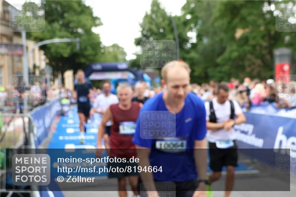 29.06.2025 - hella hamburg halbmarathon Zöllner http://msf.ph/oto/8194664 29.06.2025 10:45:28 Ziel 1697, 2367, 2470, 3186, 5706, 9105, 11469, 12277, 12643, 14703, 16725, 17499, 18407, 18638 meine-sportfotos.de