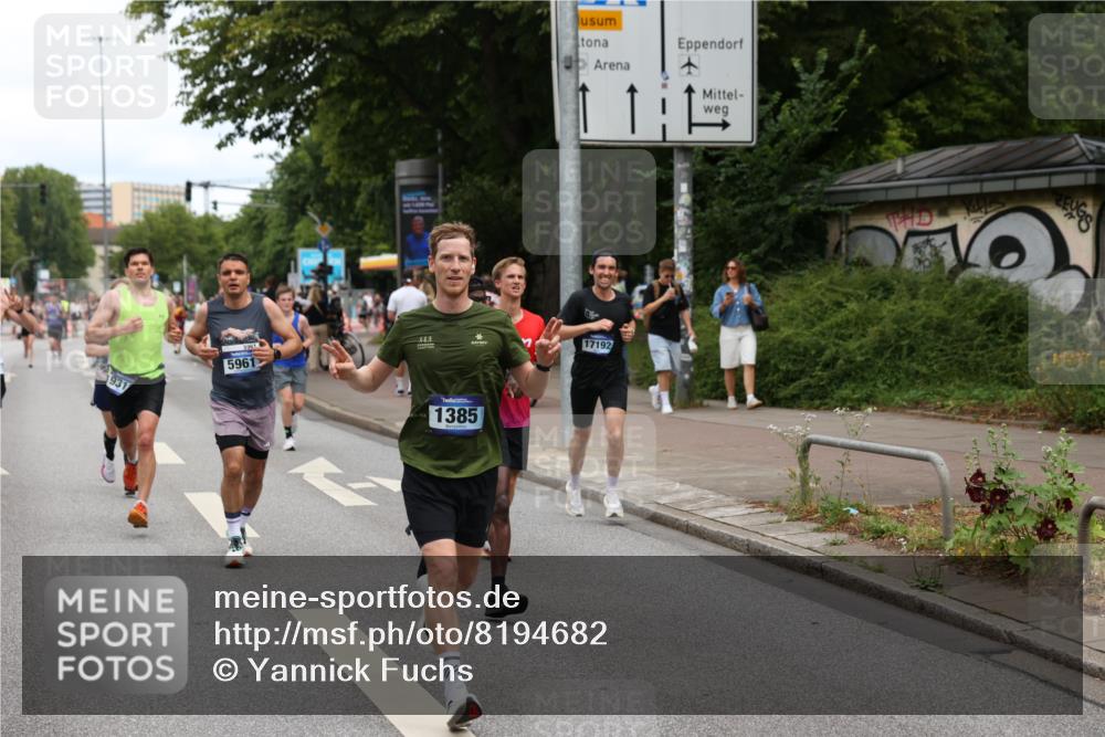 29.06.2025 - hella hamburg halbmarathon Yannick Fuchs http://msf.ph/oto/8194682 29.06.2025 10:31:33 20KM 1385, 1411, 1571, 3959, 4860, 4865, 5003, 5092, 5315, 5961, 6529, 7482, 7831, 8084, 8121, 8362, 9296, 9313, 10680, 10738, 11120, 11833, 13972, 15261, 16523, 17024, 17192, 17306, 17658, 17723, 18038, 18062, 18384, 18733, 18824 meine-sportfotos.de
