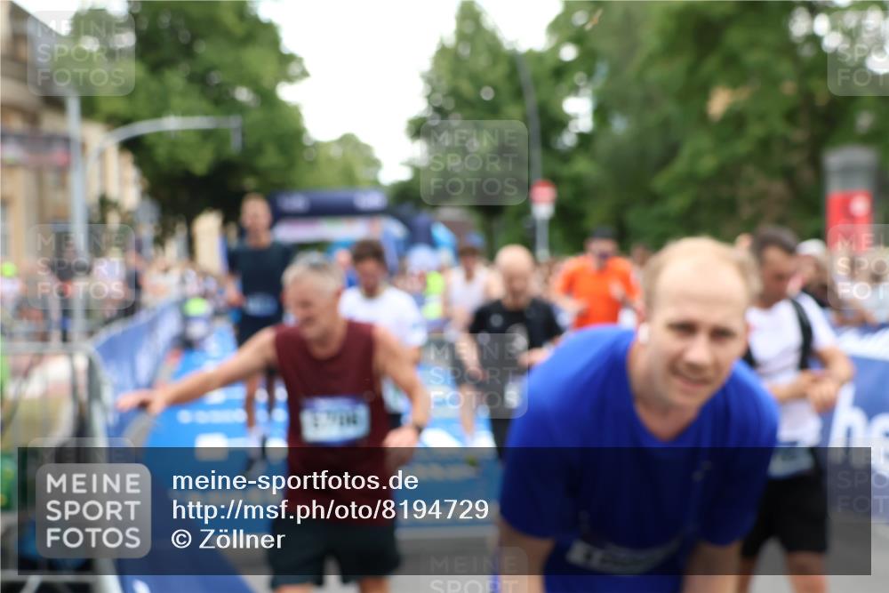 29.06.2025 - hella hamburg halbmarathon Zöllner http://msf.ph/oto/8194729 29.06.2025 10:45:29 Ziel 1697, 2367, 2470, 3186, 11469, 12277, 12643, 14703, 16725, 17499, 18407, 18638 meine-sportfotos.de