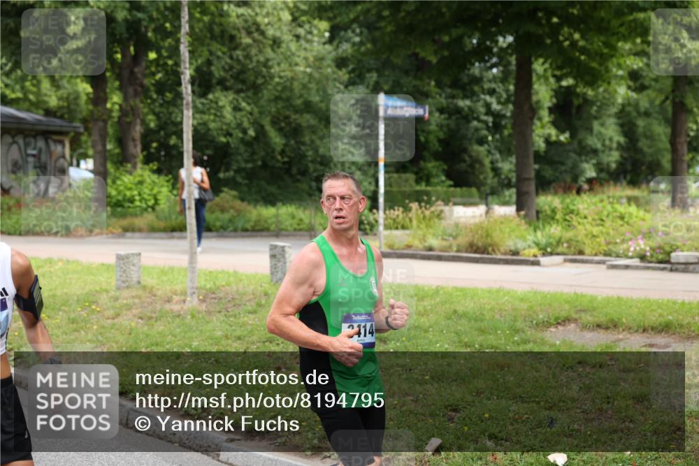 29.06.2025 - hella hamburg halbmarathon Yannick Fuchs http://msf.ph/oto/8194795 29.06.2025 10:44:12 20KM 1216, 1321, 2020, 2234, 2788, 3296, 3414, 3543, 3562, 3852, 3947, 4247, 4933, 5447, 5894, 6125, 6282, 8153, 8313, 8454, 8576, 8657, 8689, 8813, 8899, 8921, 9031, 9303, 9551, 10480, 10750, 11339, 11975, 12203, 12235, 12527, 12733, 13159, 13225, 13282, 13463, 13758, 13812, 13976, 14562, 14794, 15620, 15966, 16000, 16242, 16403, 16732, 16887, 17001, 17282, 17319, 18228, 18229, 18350, 18451, 18499, 18884 meine-sportfotos.de