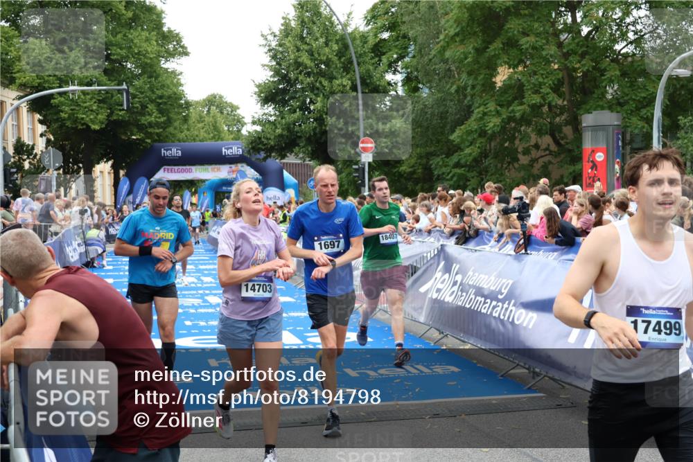 29.06.2025 - hella hamburg halbmarathon Zöllner http://msf.ph/oto/8194798 29.06.2025 10:45:32 Ziel 1697, 2138, 2415, 6831, 8374, 12277, 12643, 14062, 14703, 16725, 18407, 18638 meine-sportfotos.de