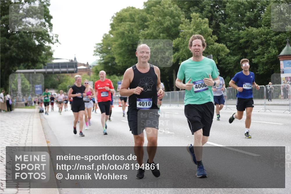 29.06.2025 - hella hamburg halbmarathon Jannik Wohlers http://msf.ph/oto/8194861 29.06.2025 10:24:34 Lombardsbrücke 1740, 2000, 2108, 2249, 4008, 4010, 4444, 5126, 7778, 8083, 9573, 11400, 14649, 14898, 15124, 15153, 15942, 17185, 17535, 17954, 18194, 18198 meine-sportfotos.de