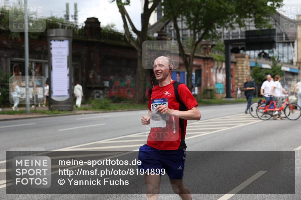 29.06.2025 - hella hamburg halbmarathon Yannick Fuchs http://msf.ph/oto/8194899 29.06.2025 10:44:13 20KM 1216, 1321, 2020, 2234, 2788, 3296, 3414, 3543, 3852, 3947, 4247, 4933, 5447, 5894, 6125, 6282, 8153, 8313, 8454, 8576, 8657, 8689, 8813, 8899, 8921, 9031, 9303, 9551, 10480, 10750, 11339, 11975, 12203, 12235, 12527, 12733, 13159, 13225, 13282, 13463, 13609, 13758, 13812, 14562, 14794, 15620, 15966, 16000, 16242, 16403, 16732, 16887, 17001, 17282, 17319, 18228, 18229, 18451, 18499, 18884 meine-sportfotos.de