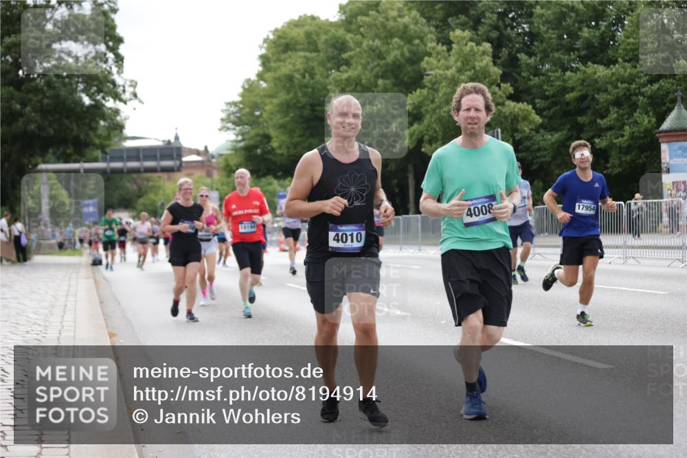 29.06.2025 - hella hamburg halbmarathon Jannik Wohlers http://msf.ph/oto/8194914 29.06.2025 10:24:34 Lombardsbrücke 1740, 2000, 2108, 2249, 4008, 4010, 4444, 5126, 7778, 8083, 9573, 11400, 14649, 14898, 15124, 15153, 15942, 17185, 17535, 17954, 18194, 18198 meine-sportfotos.de