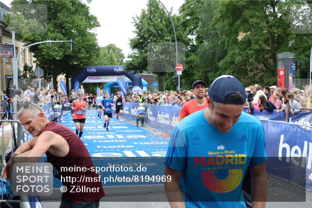 29.06.2025 - hella hamburg halbmarathon Zöllner http://msf.ph/oto/8194969 29.06.2025 10:45:35 Ziel 2138, 2415, 5623, 6831, 8374, 8668, 12154, 12277, 14062, 15666, 16725, 18638, 18878 meine-sportfotos.de