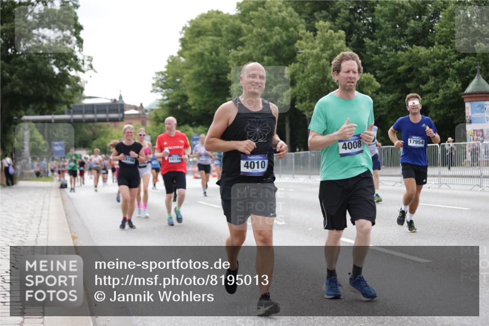 29.06.2025 - hella hamburg halbmarathon Jannik Wohlers http://msf.ph/oto/8195013 29.06.2025 10:24:34 Lombardsbrücke 1740, 2000, 2108, 2249, 4008, 4010, 4444, 5126, 7778, 8083, 9573, 11400, 14649, 14898, 15124, 15153, 15942, 17185, 17535, 17954, 18194, 18198 meine-sportfotos.de