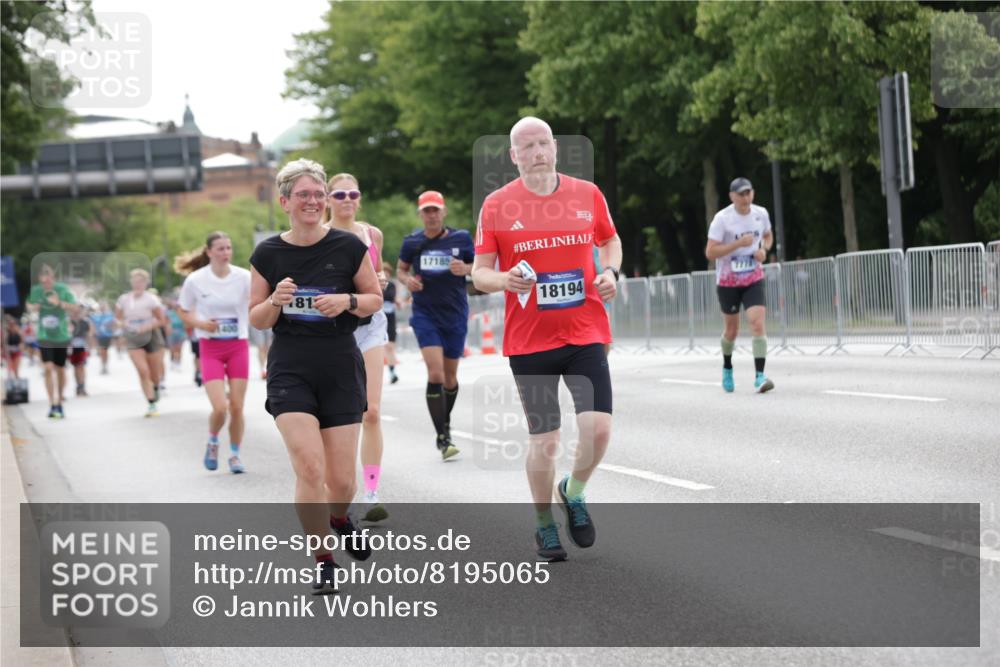 29.06.2025 - hella hamburg halbmarathon Jannik Wohlers http://msf.ph/oto/8195065 29.06.2025 10:24:35 Lombardsbrücke 1740, 2000, 2108, 2249, 4008, 4010, 4444, 5126, 7778, 8083, 9573, 11400, 11921, 14649, 14898, 15124, 15153, 15679, 15942, 17185, 17954, 18194, 18198 meine-sportfotos.de