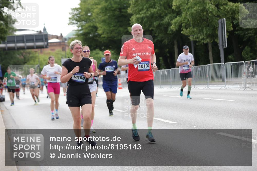 29.06.2025 - hella hamburg halbmarathon Jannik Wohlers http://msf.ph/oto/8195143 29.06.2025 10:24:35 Lombardsbrücke 1740, 2000, 2108, 2249, 4008, 4010, 4444, 5126, 7778, 8083, 9573, 11400, 11921, 14649, 14898, 15124, 15153, 15679, 15942, 17185, 17954, 18194, 18198 meine-sportfotos.de