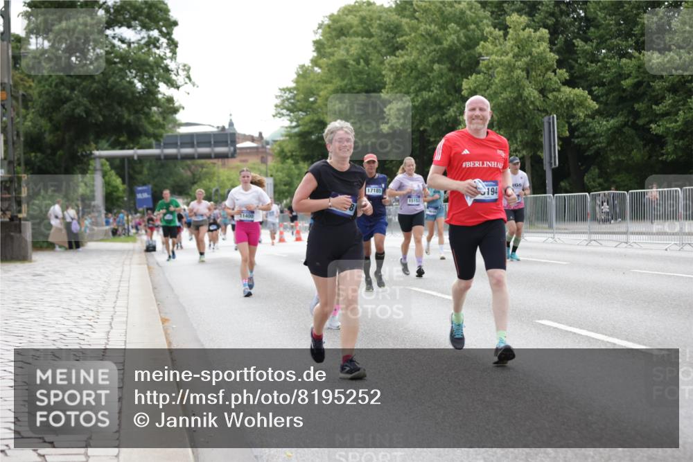29.06.2025 - hella hamburg halbmarathon Jannik Wohlers http://msf.ph/oto/8195252 29.06.2025 10:24:36 Lombardsbrücke 1740, 2000, 2108, 2249, 3920, 4008, 4010, 4444, 5126, 7778, 8083, 9573, 11400, 11921, 14649, 15124, 15153, 15679, 15942, 17185, 17954, 18194, 18198 meine-sportfotos.de