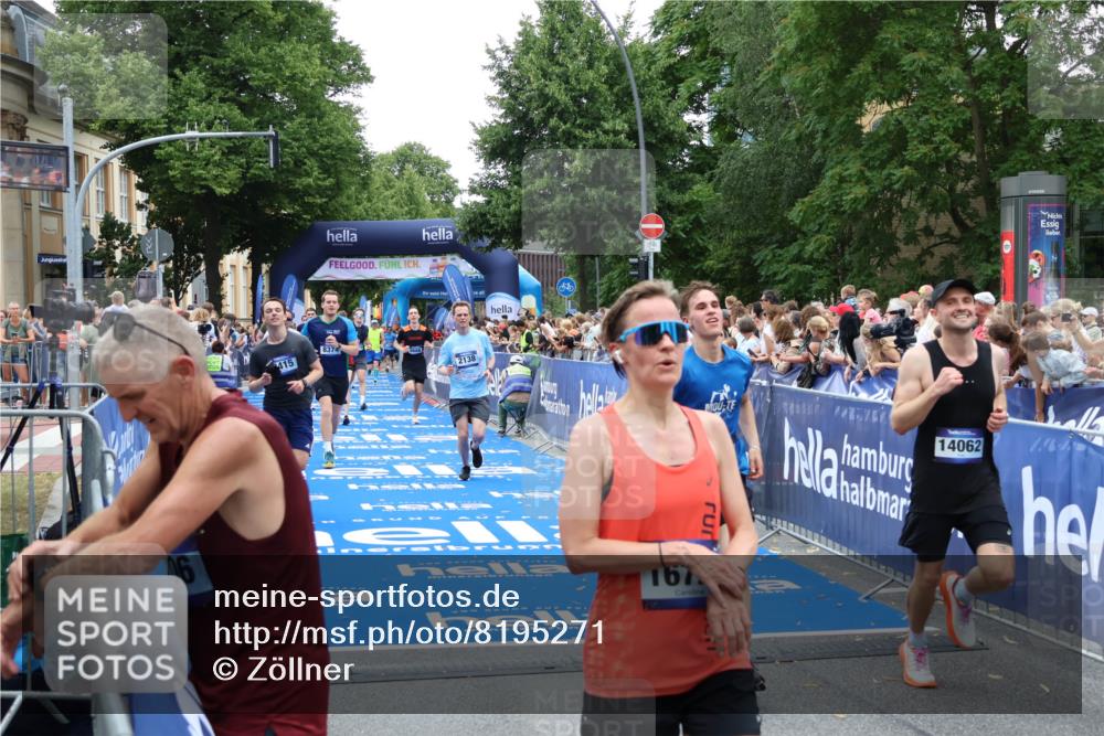 29.06.2025 - hella hamburg halbmarathon Zöllner http://msf.ph/oto/8195271 29.06.2025 10:45:38 Ziel 2138, 2415, 5623, 6831, 8374, 8668, 11291, 11495, 12154, 14062, 14764, 15666, 17674, 18862, 18878 meine-sportfotos.de
