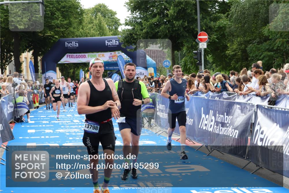 29.06.2025 - hella hamburg halbmarathon Zöllner http://msf.ph/oto/8195299 29.06.2025 10:35:25 Ziel 4944, 10877, 11898, 13798, 14789, 15390, 15701, 15773, 15931 meine-sportfotos.de