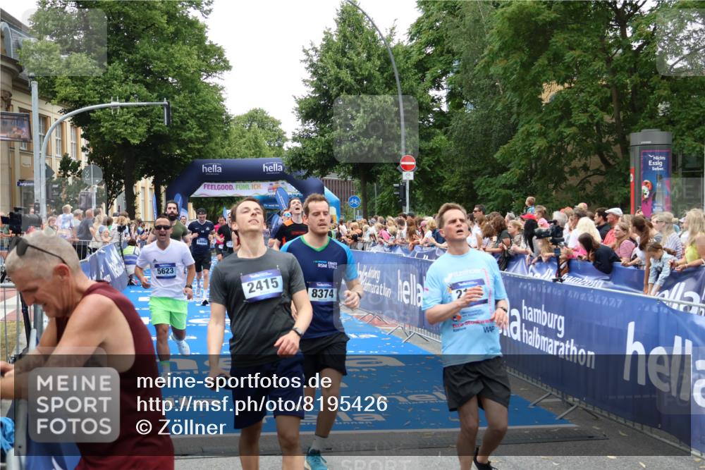 29.06.2025 - hella hamburg halbmarathon Zöllner http://msf.ph/oto/8195426 29.06.2025 10:45:41 Ziel 2138, 5623, 6071, 6711, 8374, 8668, 11291, 11495, 12154, 14764, 15666, 17674, 18862, 18878 meine-sportfotos.de
