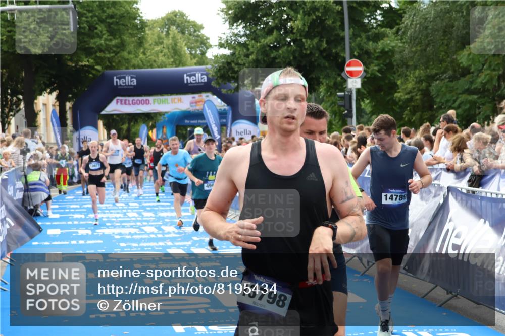 29.06.2025 - hella hamburg halbmarathon Zöllner http://msf.ph/oto/8195434 29.06.2025 10:35:26 Ziel 4944, 10877, 11898, 13798, 14789, 15390, 15701, 15773, 15931, 15959 meine-sportfotos.de