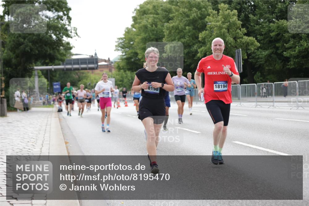 29.06.2025 - hella hamburg halbmarathon Jannik Wohlers http://msf.ph/oto/8195470 29.06.2025 10:24:37 Lombardsbrücke 1740, 2000, 2108, 2249, 3920, 4008, 4010, 4444, 5126, 7778, 8083, 9573, 11400, 11921, 14649, 15153, 15679, 15942, 17185, 17954, 18194, 18198 meine-sportfotos.de
