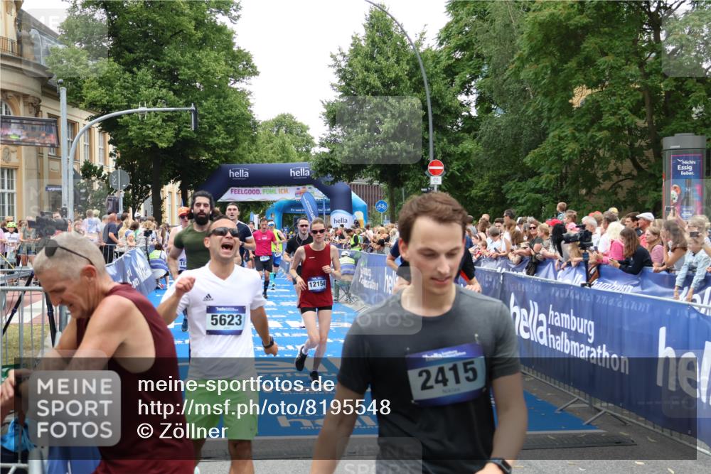 29.06.2025 - hella hamburg halbmarathon Zöllner http://msf.ph/oto/8195548 29.06.2025 10:45:43 Ziel 5047, 6071, 6711, 8668, 11291, 11495, 12154, 14764, 15666, 16617, 17332, 17674, 18862, 18878 meine-sportfotos.de