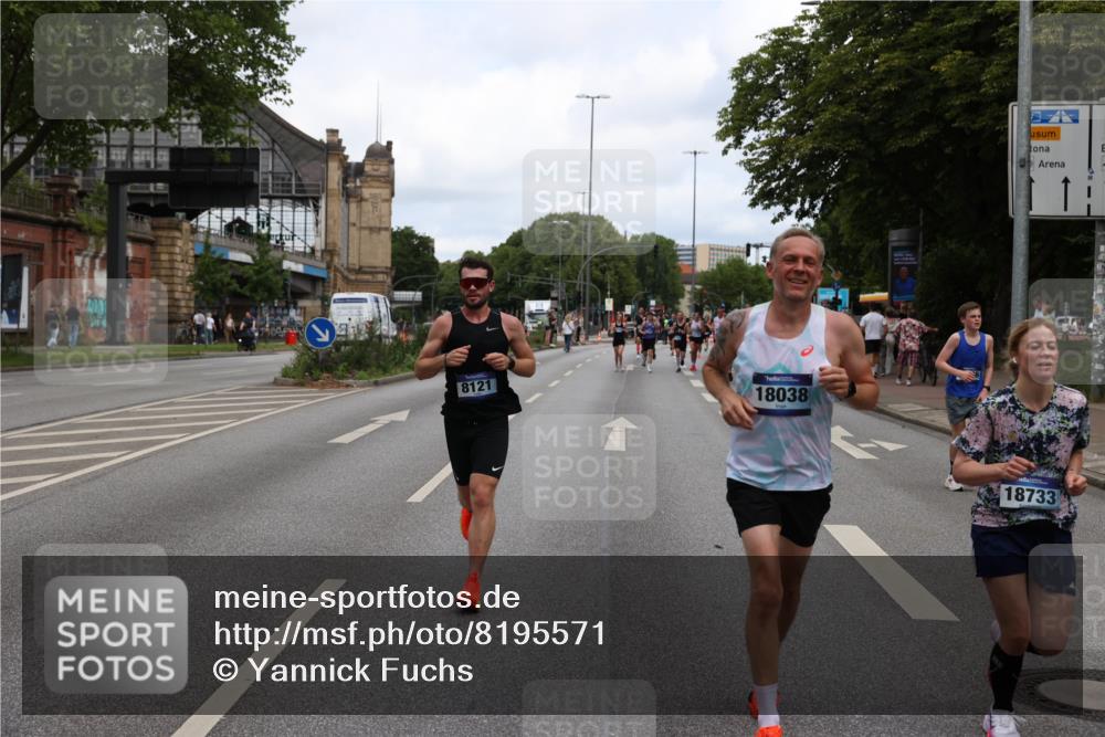 29.06.2025 - hella hamburg halbmarathon Yannick Fuchs http://msf.ph/oto/8195571 29.06.2025 10:31:36 20KM 1385, 1411, 1571, 3959, 4860, 4865, 5003, 5092, 5307, 5315, 5961, 6123, 6529, 7310, 7482, 7831, 8084, 8121, 8362, 9178, 9296, 9313, 10680, 10738, 11120, 11833, 13972, 14459, 14691, 14934, 15261, 15939, 16523, 17024, 17192, 17306, 17658, 17723, 18038, 18062, 18384, 18733, 18824 meine-sportfotos.de